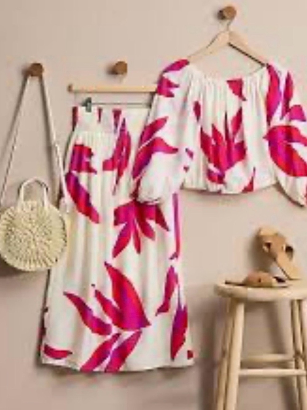 Nine West White Midi Skirt with Pink and Red Leaf Motif Size Small